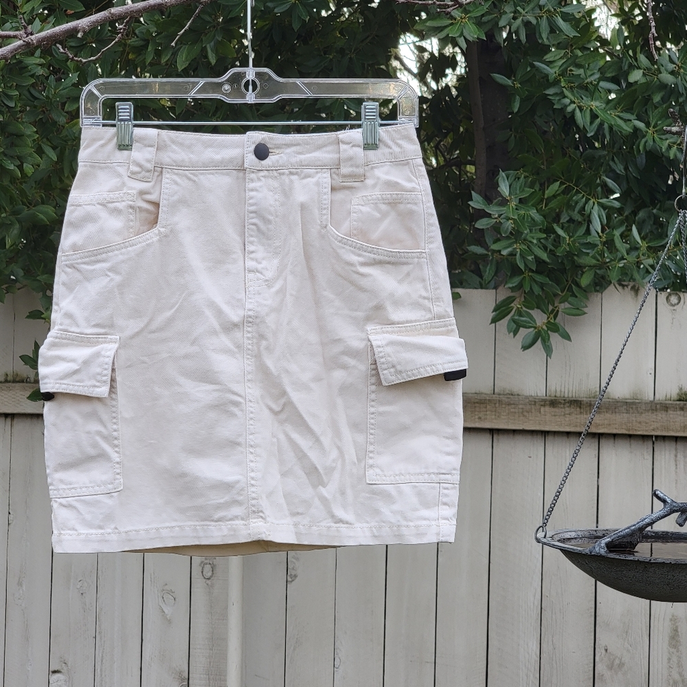 Vero Moda Cream Cargo Mini Skirt (XS)